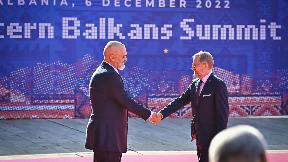 Hlídejte si hranice, nebo nepomůžeme s energiemi, vzkazuje Evropa Balkánu